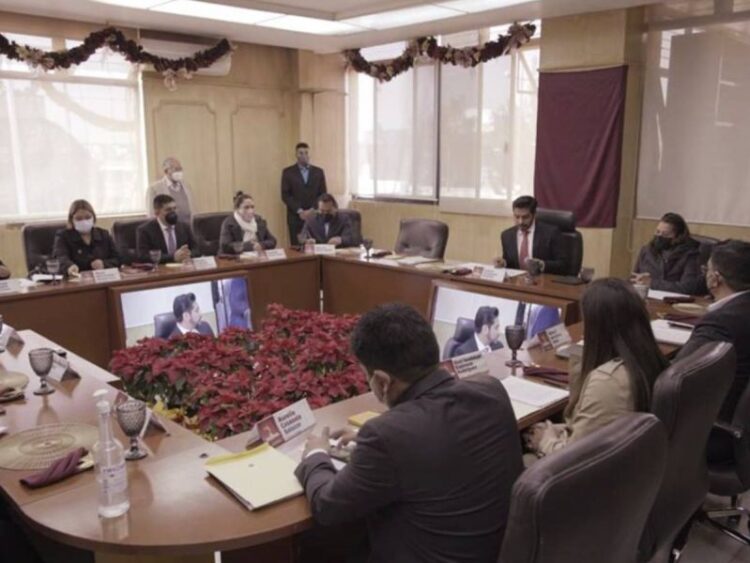 Asumen nuevos gobiernos en 125 municipios del Estado de México