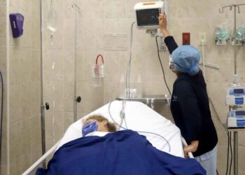 Mujeres denuncian despidos injustificados y acoso sexual en hospital de Chiapas