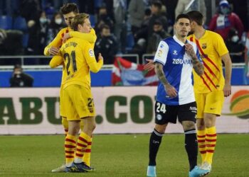 Barcelona logra deslucido triunfo 1-0 ante Alavés