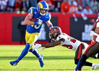 Carneros evitan la remontada de Brady y los Bucaneros