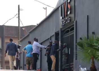 Incendio en discoteca de Camerún deja al menos 16 muertos