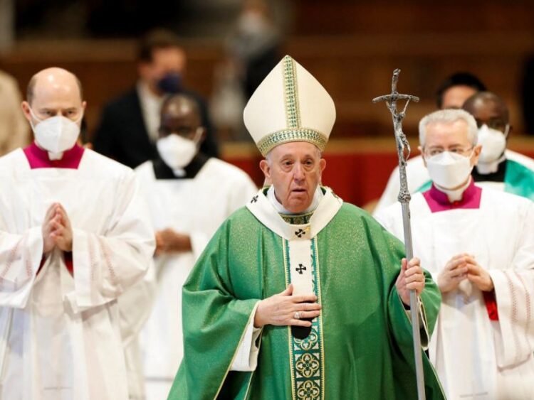 Papa Francisco confiere ministerios laicos a mujeres; formaliza reconocimiento de roles