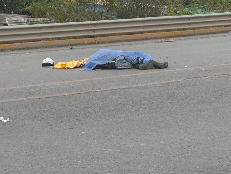 Muere empleado de Banco Azteca tras ser arrollado