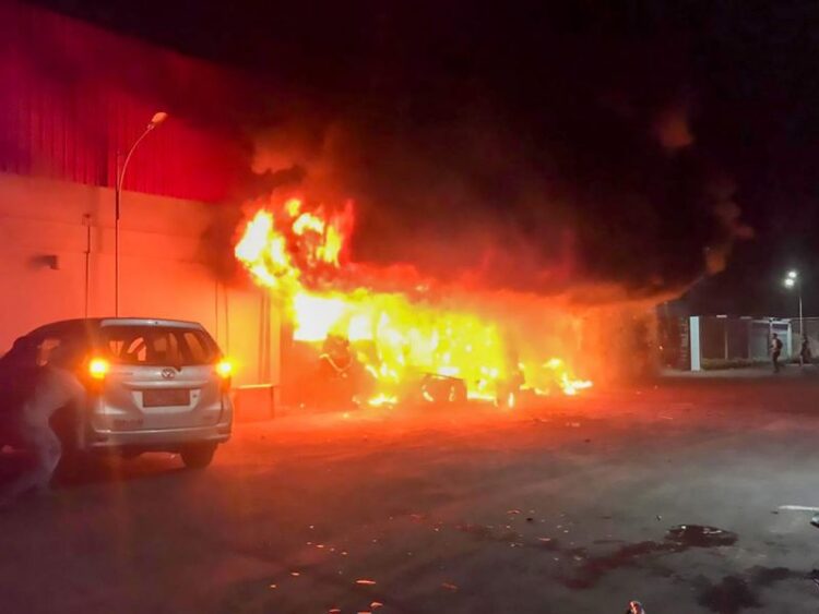 Riña desata incendio en discoteca de Indonesia; hay 19 muertos
