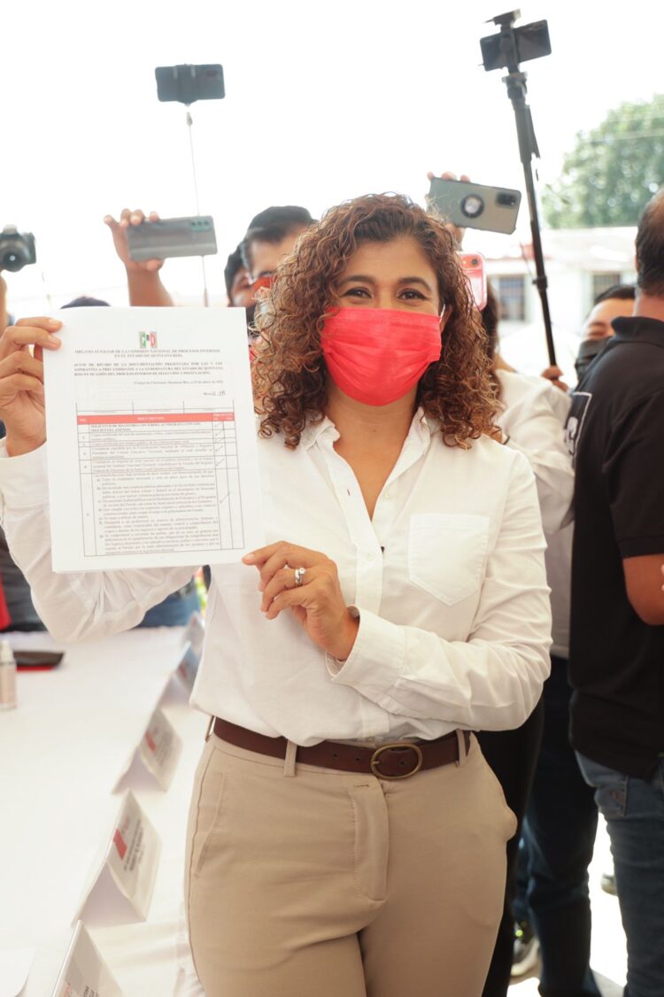 Se registra Leslie Hendricks como precandidata del PRI al gobierno de Quintana Roo