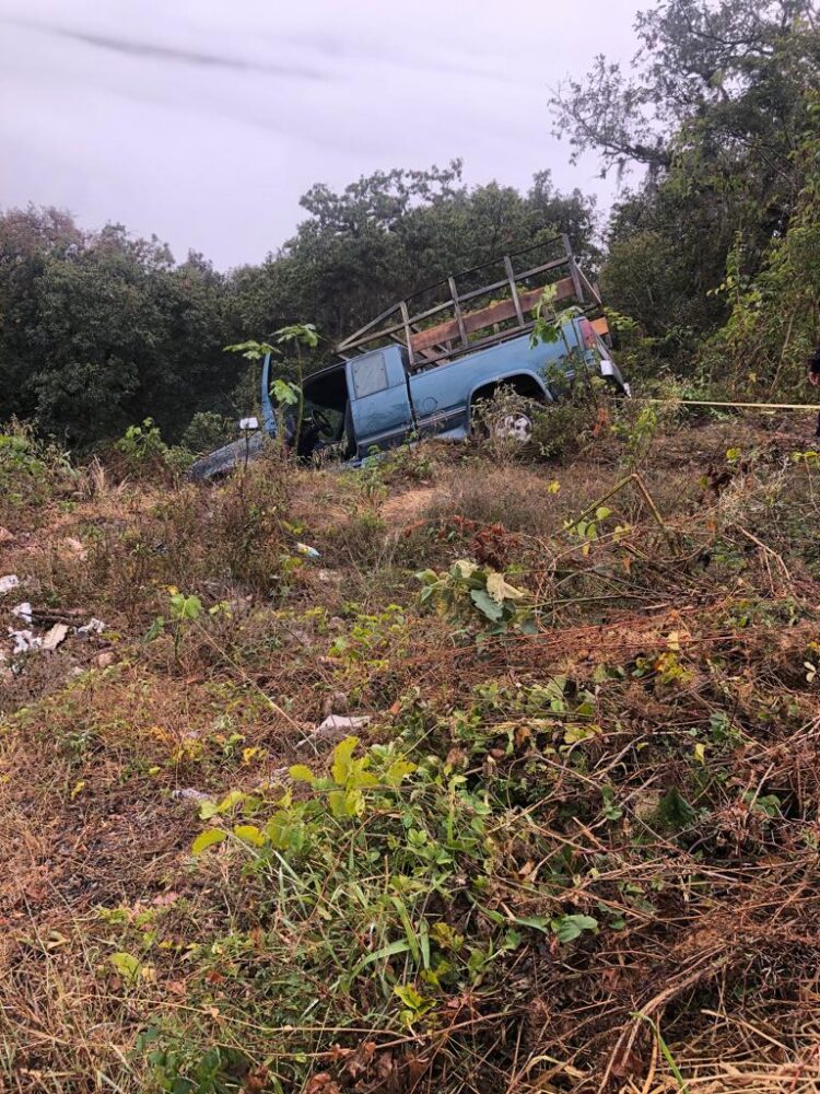 Camioneta se sale de la carretera en la ruta Tula-Ocampo