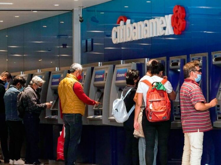 Pediría López Obrador a Poder Judicial intervenir en venta de Banamex