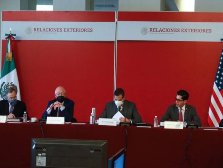 México y EU instalan grupo binacional sobre tráfico de armas