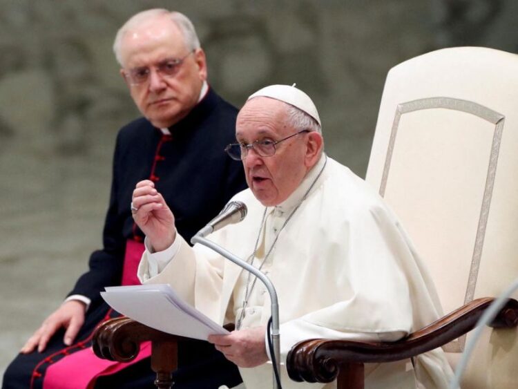 “Nunca más guerra” para Ucrania, implora el papa Francisco