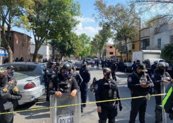 Balacera entre policías y delincuentes deja 4 muertos en Azcapotzalco