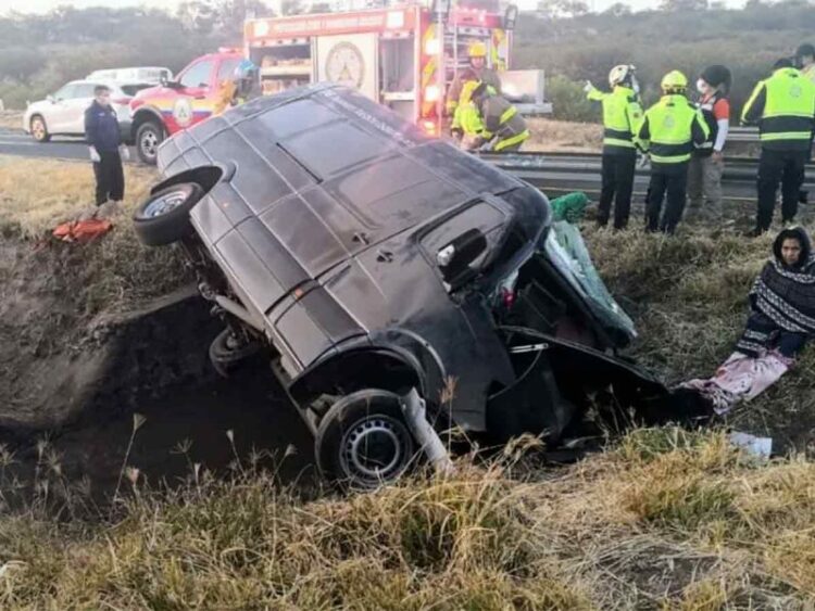 Mueren al menos 12 peregrinos por accidente carretero en Jalisco