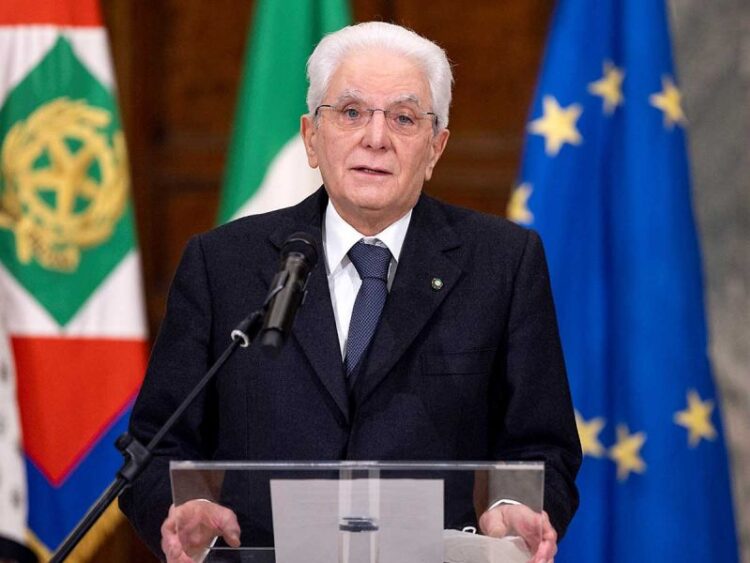 Italia reelige al presidente Mattarella, unidad del gobierno se tambalea