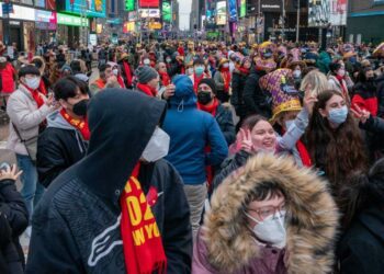 EU estaría cerca del pico de ola de variante Ómicron: Fauci