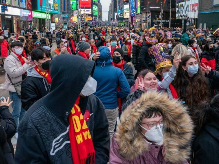 EU estaría cerca del pico de ola de variante Ómicron: Fauci