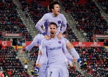 Barcelona triunfa 1-0 con 18 bajas por Covid sobre el Mallorca