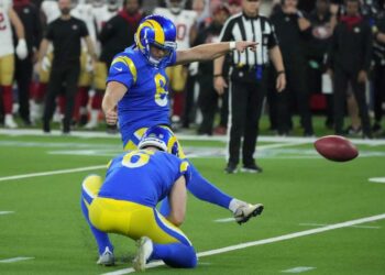 Carneros eliminan a San Francisco y jugarán el Super Bowl en casa