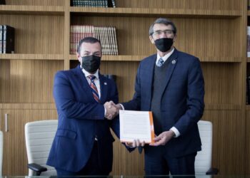 Realizan en la UAT ceremonia de entrega-recepción