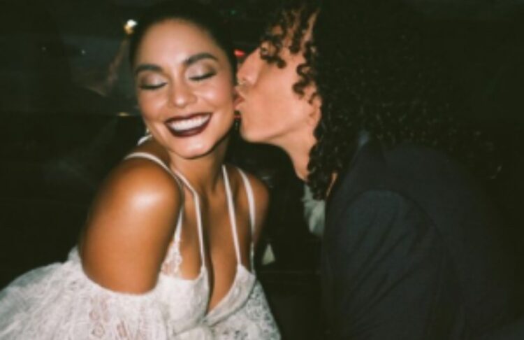 Vanessa Hudgens celebra su primer aniversario con Cole Tucker