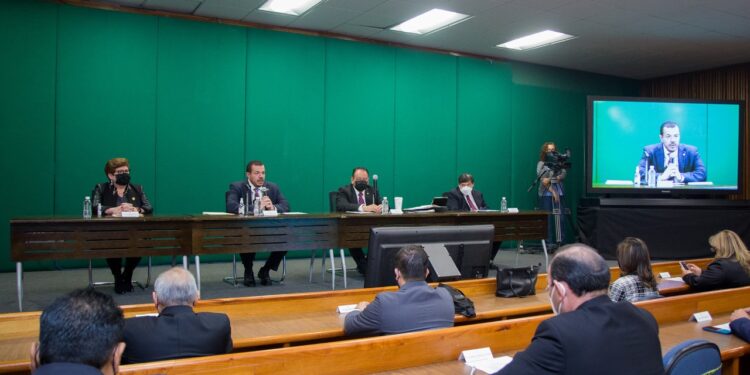 Rector Guillermo Mendoza entrega nombramientos a titulares de secretarías de la UAT