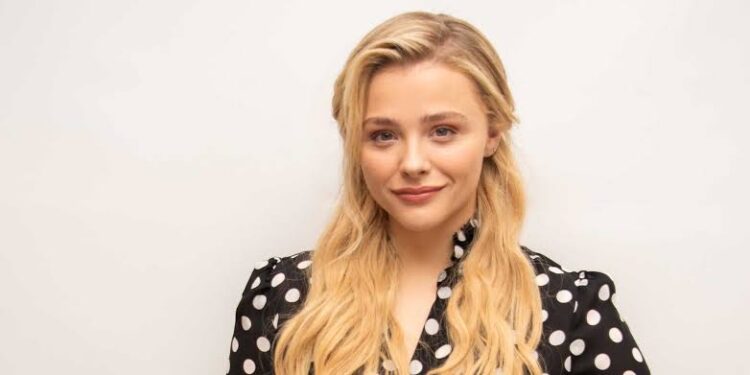 Chloë Grace Moretz: explica el final de ‘Madre/Androide’