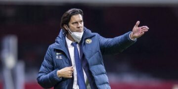 Santiago Solari técnico del América pierde la paciencia ante la Liga MX.
