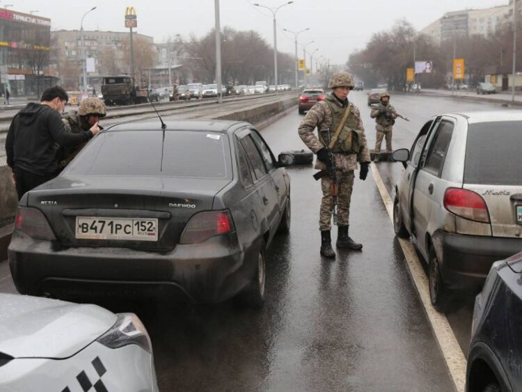 Disturbios en Kazajistán dejan al menos 164 muertos y 6 mil detenidos