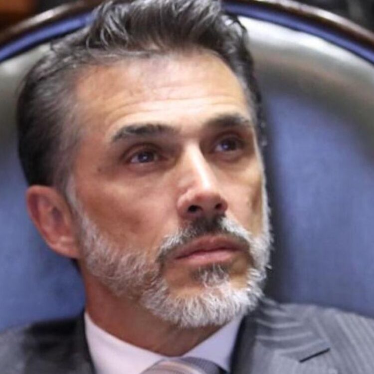 Sergio Mayer tiene problemas en los pulmones