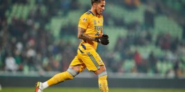 Tigres habla de Carlos Salcedo y lo señalan como berrinchudo