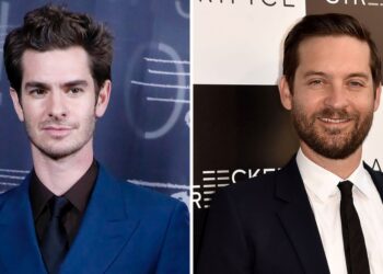 El multiverso de Spider-Man junto de nuevo: Andrew Garfield y Tobey Maguire se colan a una función de cine.