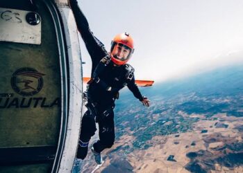 ¿Juanpa Zurita su nueva invitada se lanzará de paracaídas?