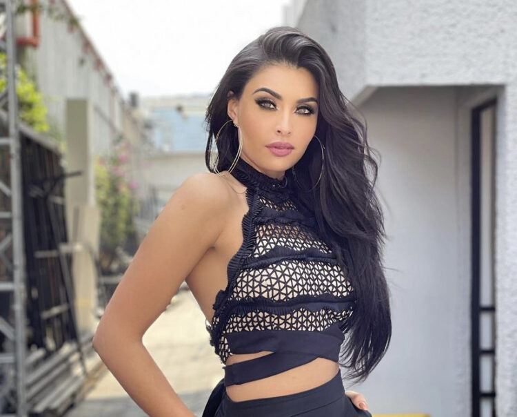 Kristal Silva derrocha belleza al posar con un distinguido conjunto negro
