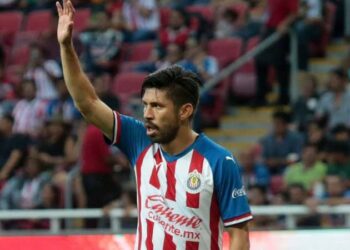 Oribe Peralta anuncia su retiro del futbol