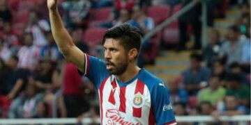 Oribe Peralta anuncia su retiro del futbol