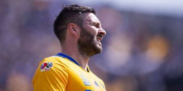 Gignac, goleador de Tigres contagiado de COVID-19