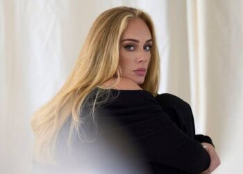 Adele suspende concierto por COVID-19