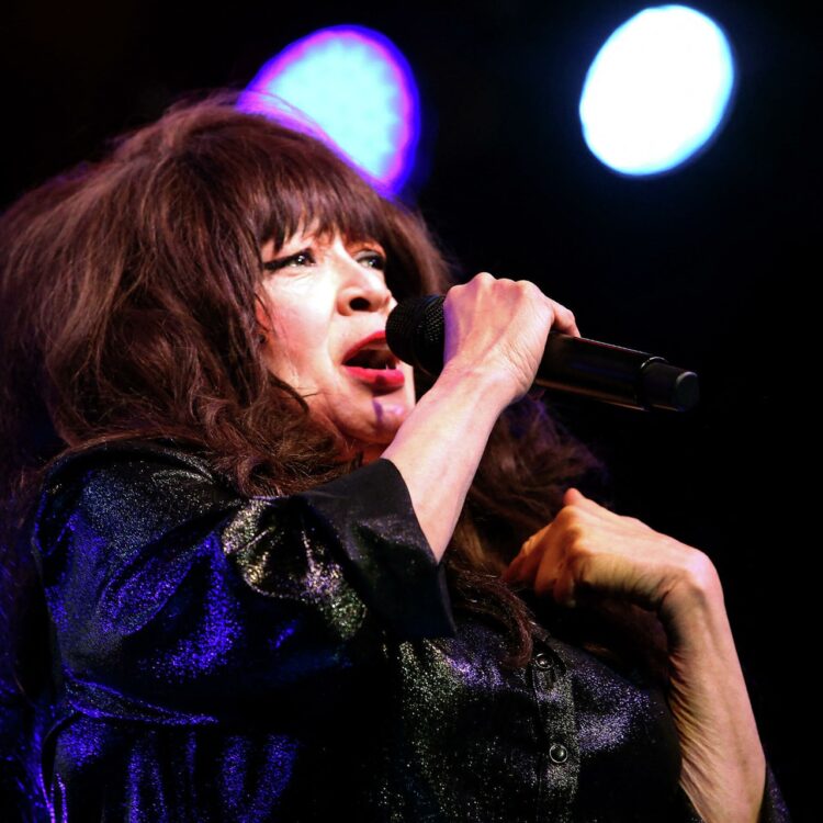 Fallece Ronnie Spector, vocalista de The Ronettes