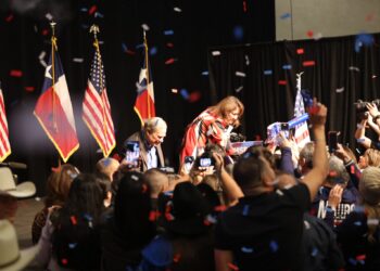 Arranca Abbott campaña a gubernatura en McAllen.