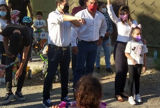 Dan realce autoridades municipales a carrera ciclista promocional infantil