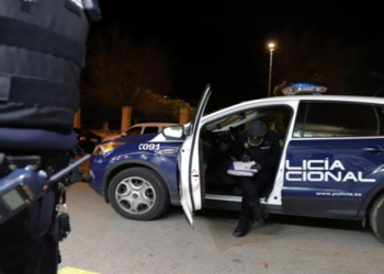 Detenido por entrar en casa de su expareja, pegarle y apuñalar al novio de esta