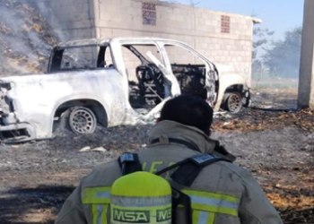 fuego consume 700 pacas y una camioneta en Sinaloa