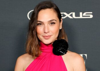 Gal Gadot se arrepiente de cantar “Imagine” al inicio de la pandemia.