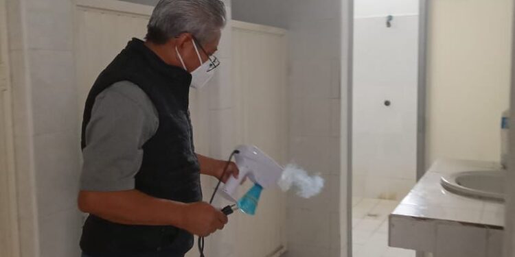 Sanitiza Gobierno de Lalo Gattás gimnasios municipales
