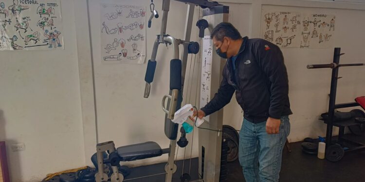 Sanitiza Gobierno de Lalo Gattás gimnasios municipales