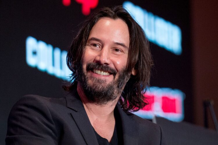 Keanu Reeves dona el 70% de su salario de la película “Matrix Resurrecciones”.