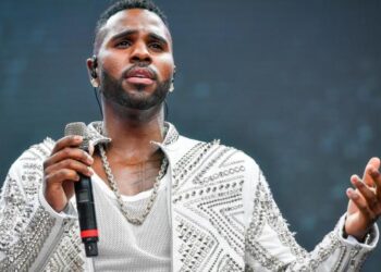 Jason Derulo lastima a dos hombres por confundirlo con Usher