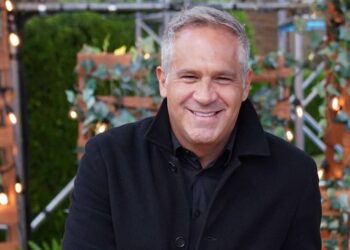 Arath de la Torre vence al Covid y puede regresar a su trabajo