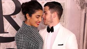 Priyanka Chopra y Nick Jonas se convierten en padres