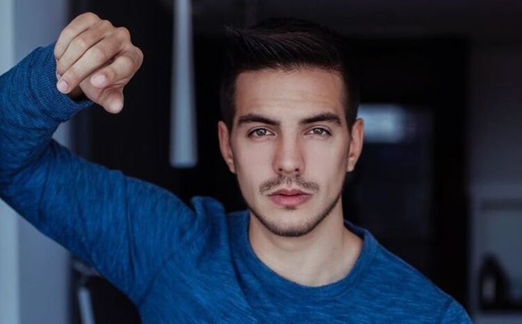 Vadhir Derbez acusado de tener trabajo gracias a sus influencias