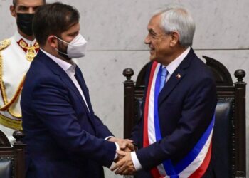 Gabriel Boric de 36 años asume como presidente de Chile