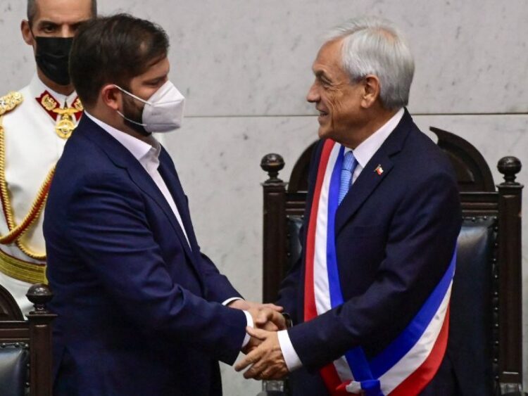 Gabriel Boric de 36 años asume como presidente de Chile